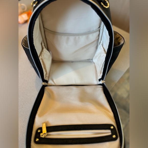 Diaper bag - Picture 4 of 6